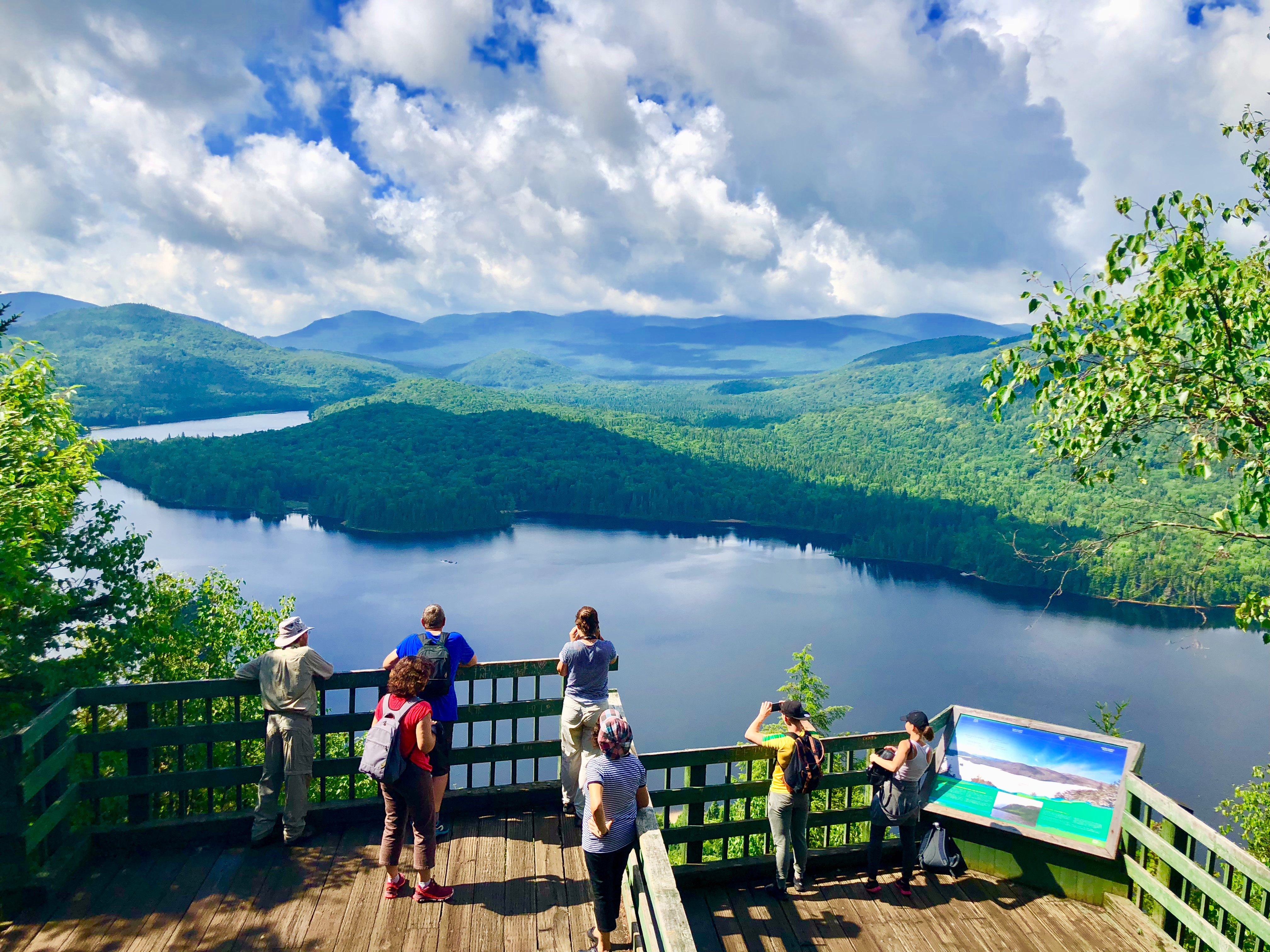 Une des vues magnifiques qu'offrent les nombreux parcs dans les Laurentides