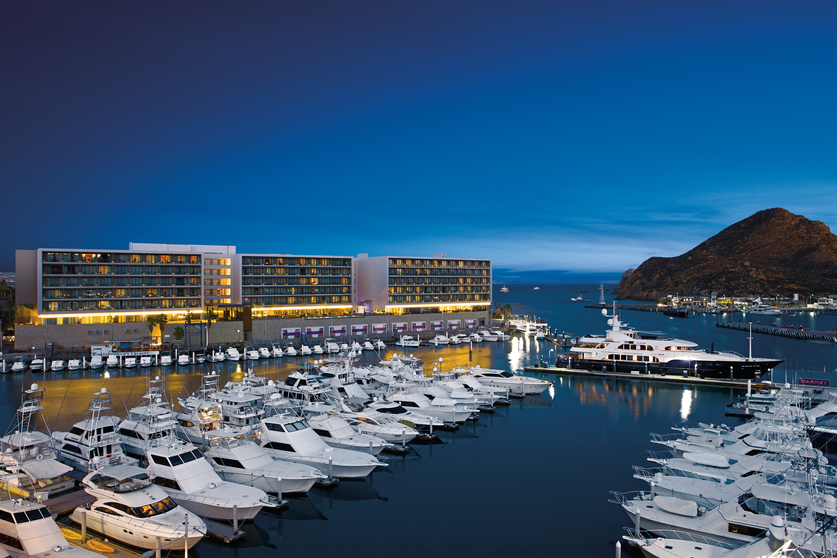 BRCSL_EXT_panoramic_view_marina_night2_3A