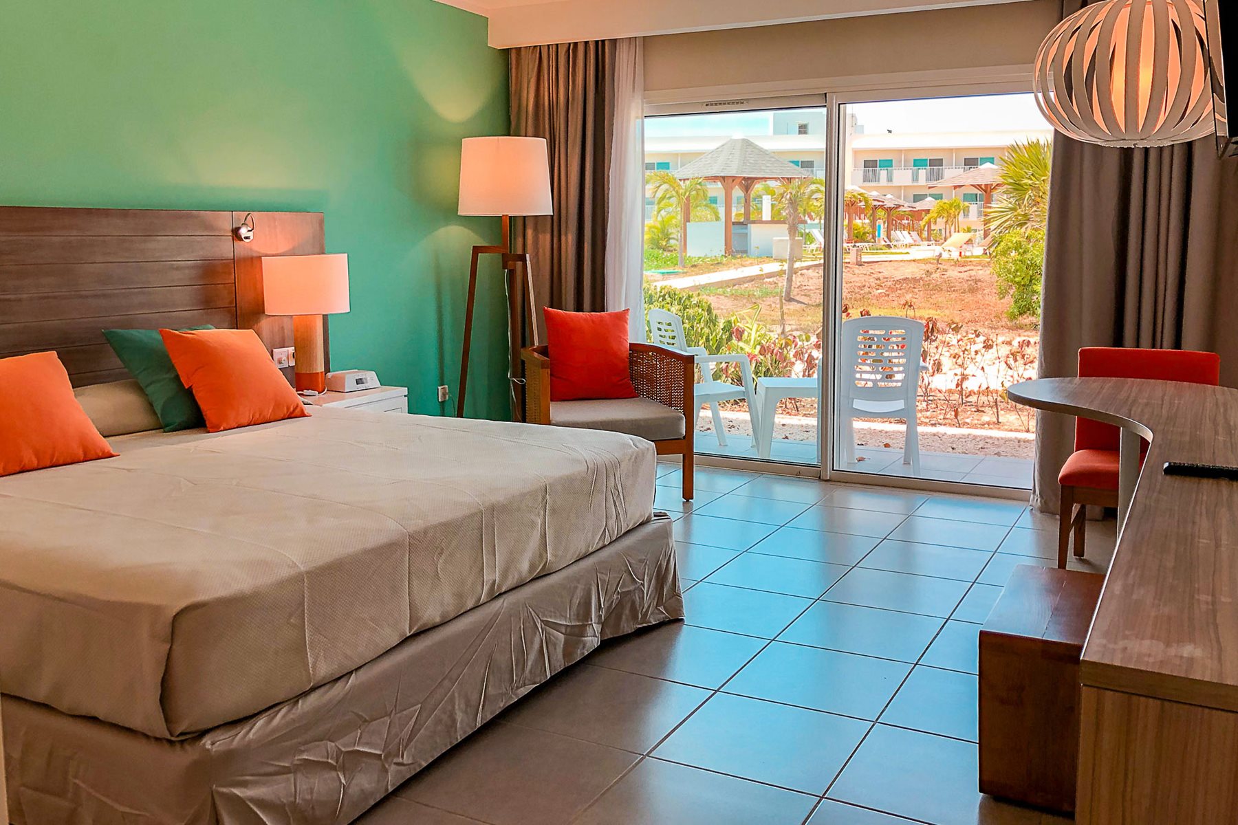 CCC-Valentin-Cayo-Cruz-Room-Deluxe-002