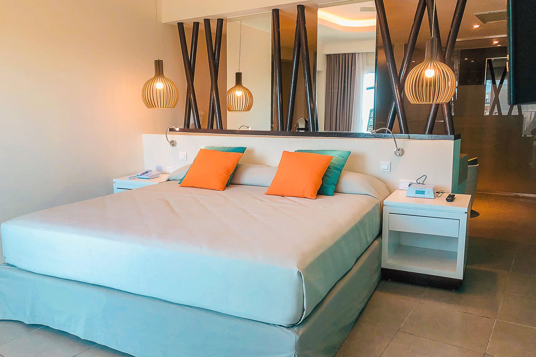 CCC-Valentin-Cayo-Cruz-Room-Suite-001