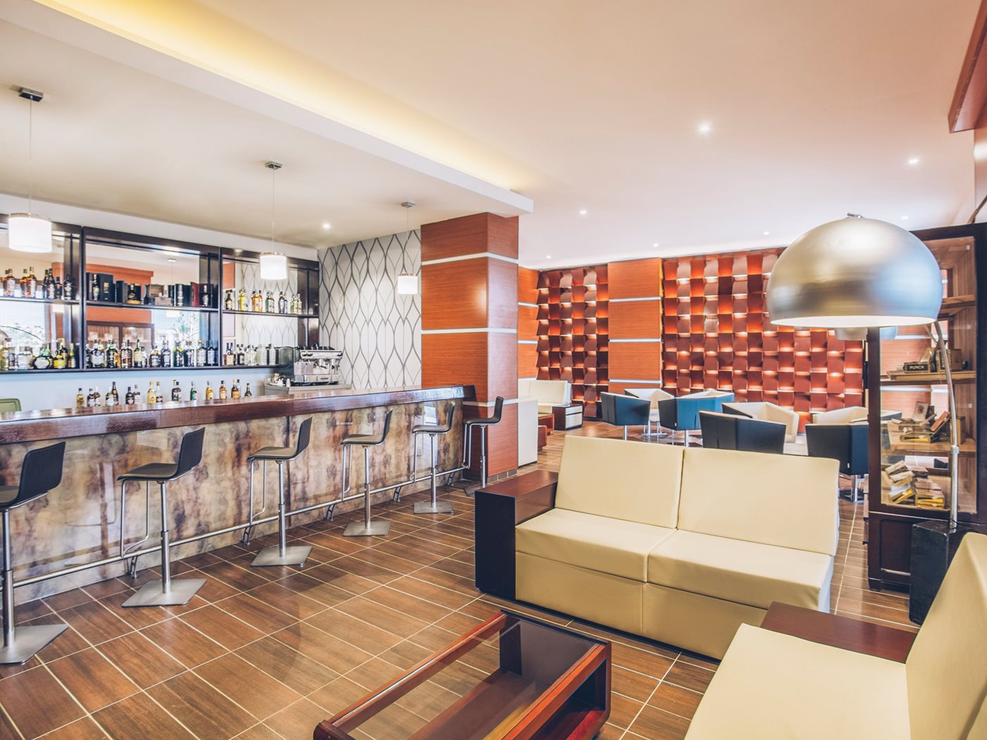 HOG-Iberostar-Holguin-Bar-Cigar-001