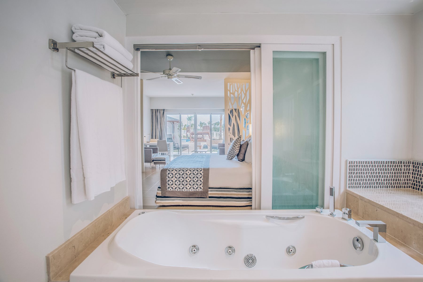 HOG-Iberostar-Holguin-Room-Junior-Suite-Star-Prestige-Bathroom-005