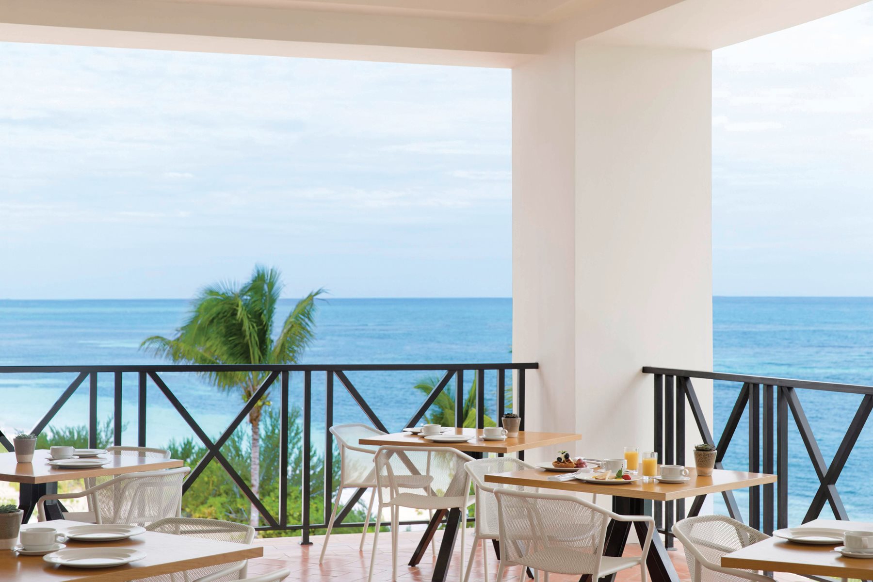 MBJ-Excellence-Oyster-Bay-Resto-Kitchen-Table