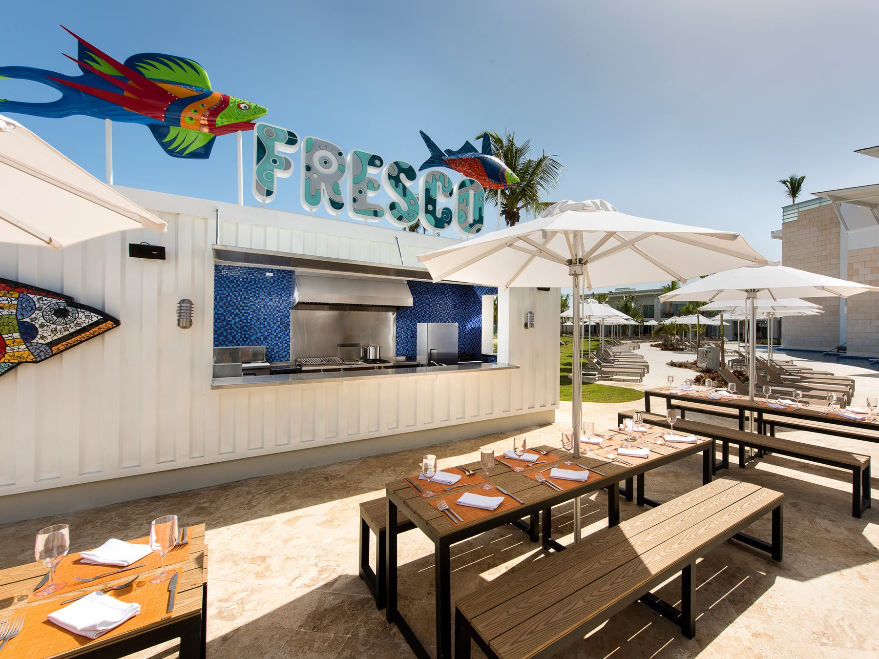 Nickelodeon-Punta-Cana-Bar-003-Fresco