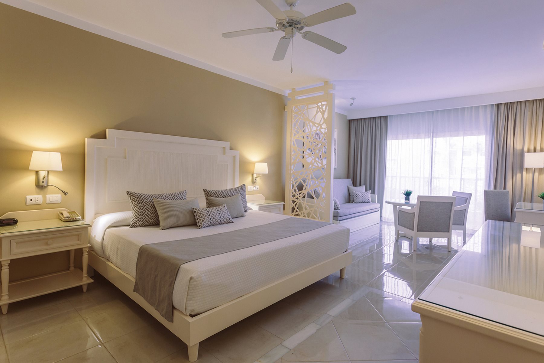 PUJ-Luxury-Bahia-Principe-Fantasia-Don-Pablo-Room-Junior-Suite-Deluxe
