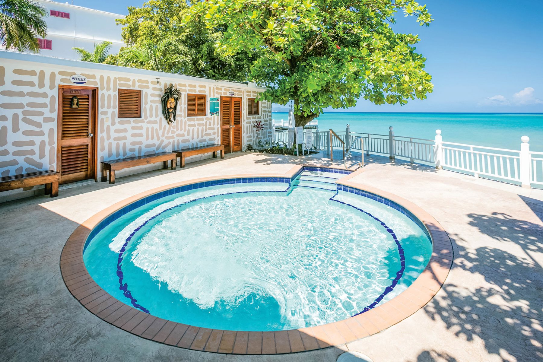 MBJ_RoyDecamMB_Pool_001
