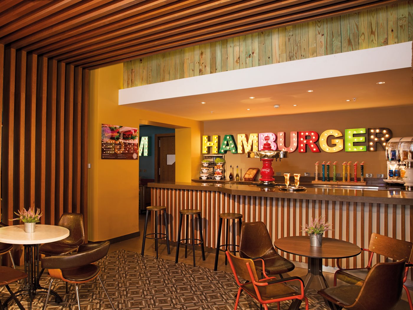 Now-Onyx-Restaurant-008-Burger-Place