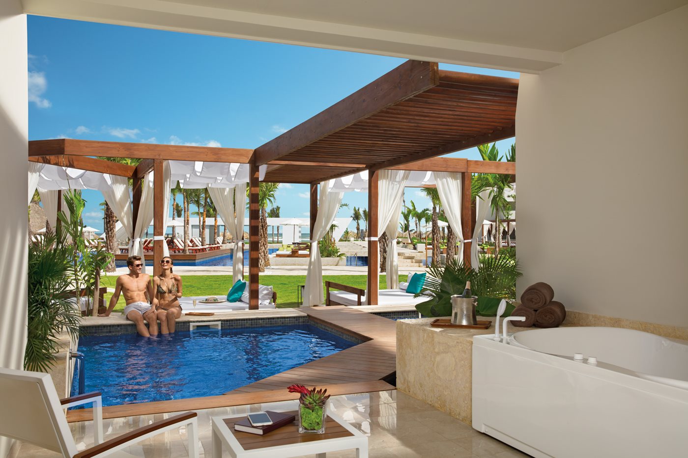 Now-Onyx-Room-006-Preferred-Club-Junior-Suite-Private-Pool-AR