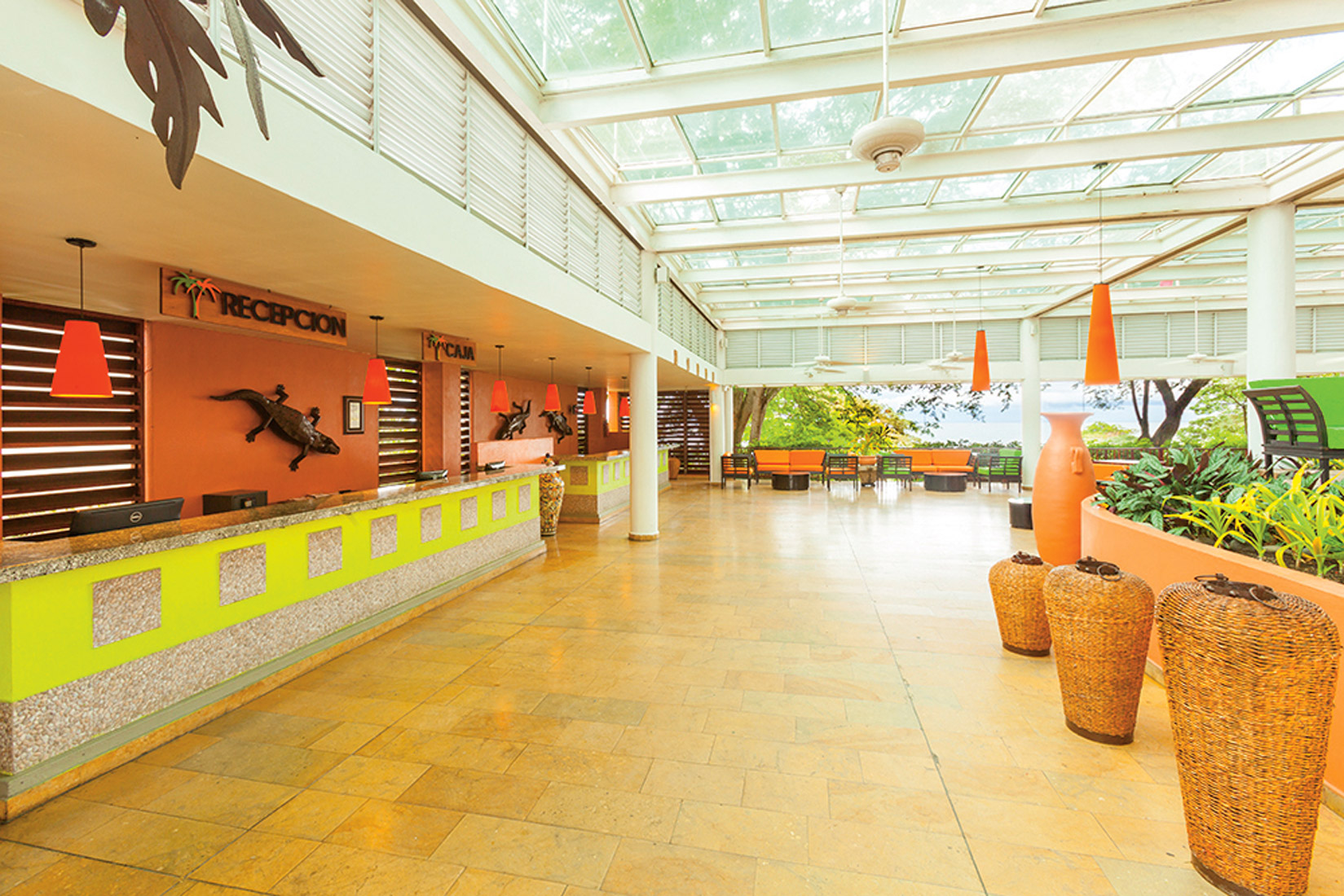 PTY_RoyalDecam_Lobby_003