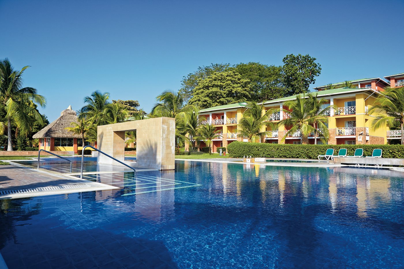 PTY_RoyalDecam_Pool_006