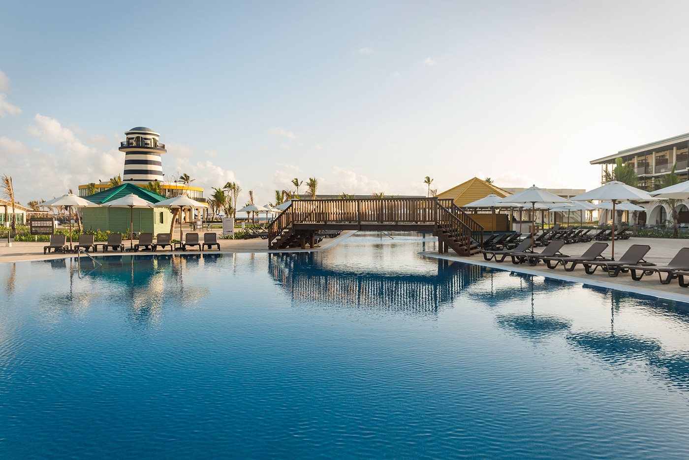PUJ-Ocean-El-Faro-Pool-001