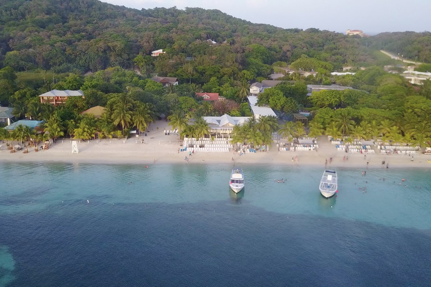 Henry Morgan Hotel & Beach Resort