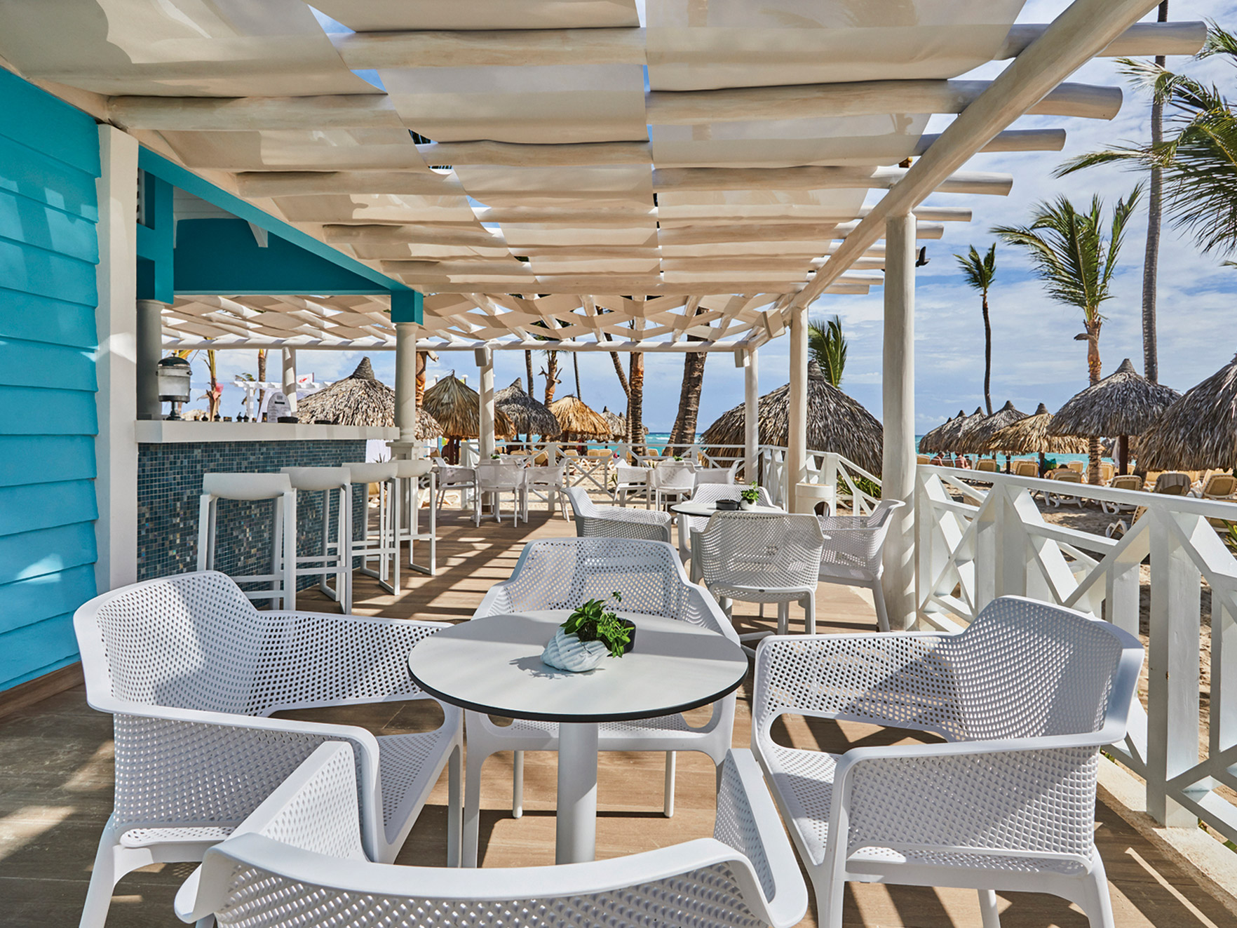 Luxury-Bahia-Principe-Ambar-Bar-003-Arrecife