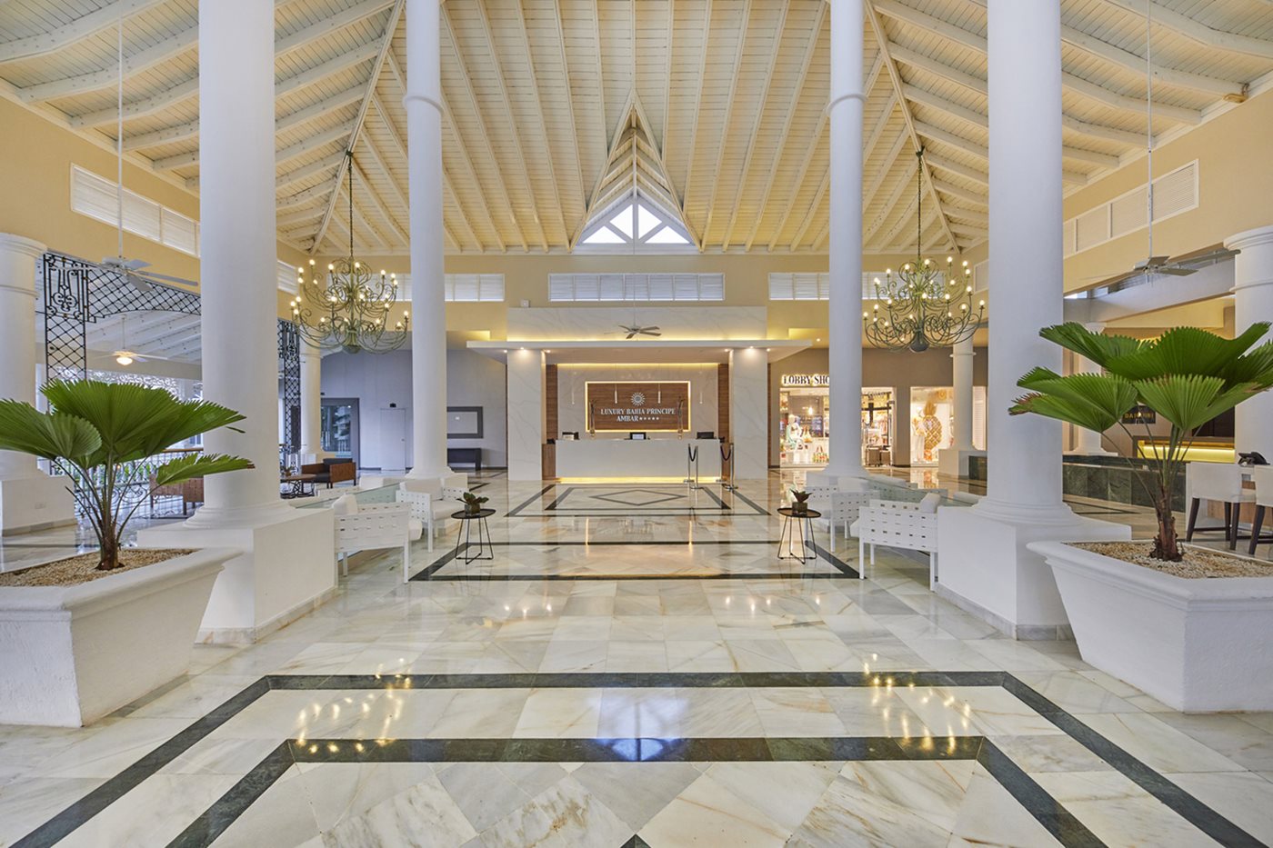 Luxury-Bahia-Principe-Ambar-Lobby-002