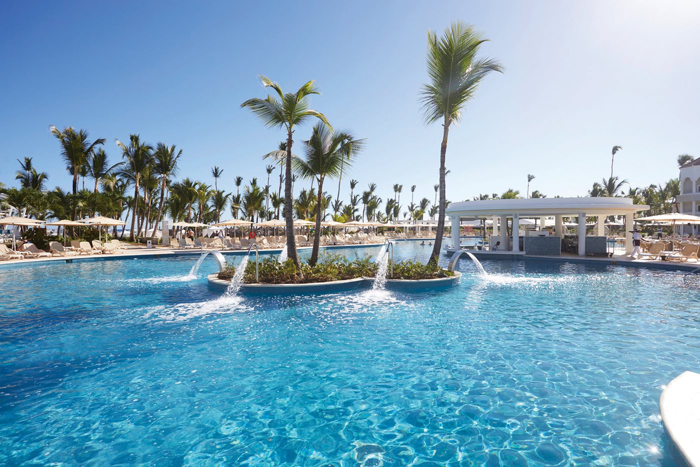 Luxury-Bahia-Principe-Ambar-Pool-002