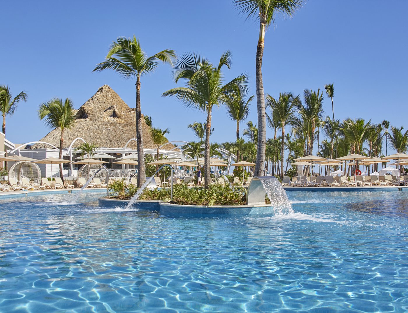 Luxury-Bahia-Principe-Ambar-Pool-003