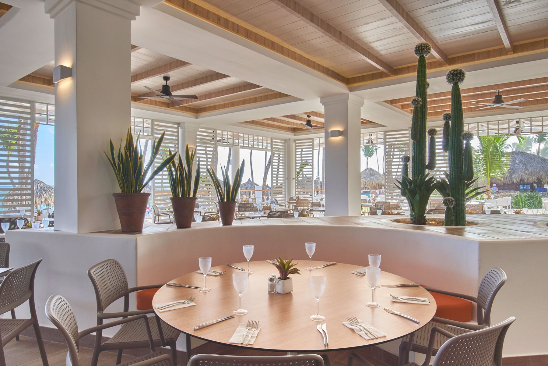 PUJ-Bahia-Principe-Luxury-Ambar-Resto-Tequila-001