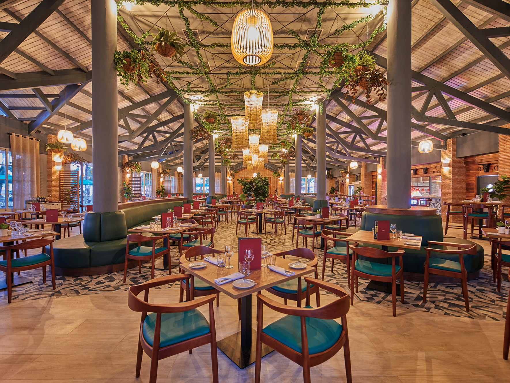 PUJ_LuxBPAmbar_Resto_Meat_001