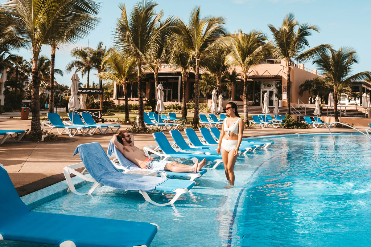 PUJ-Hard-Rock-Hotel-Casino-Pool-003