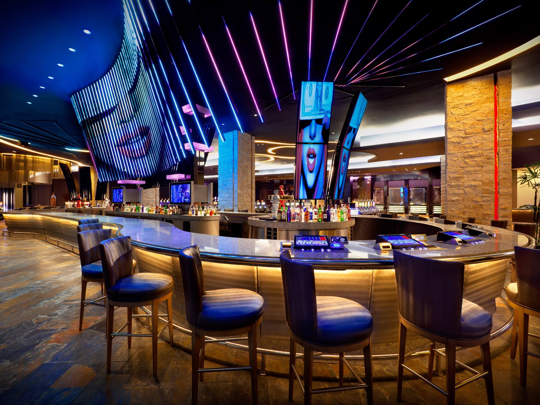 PUJ_HardRock_Resto_Center_Bar