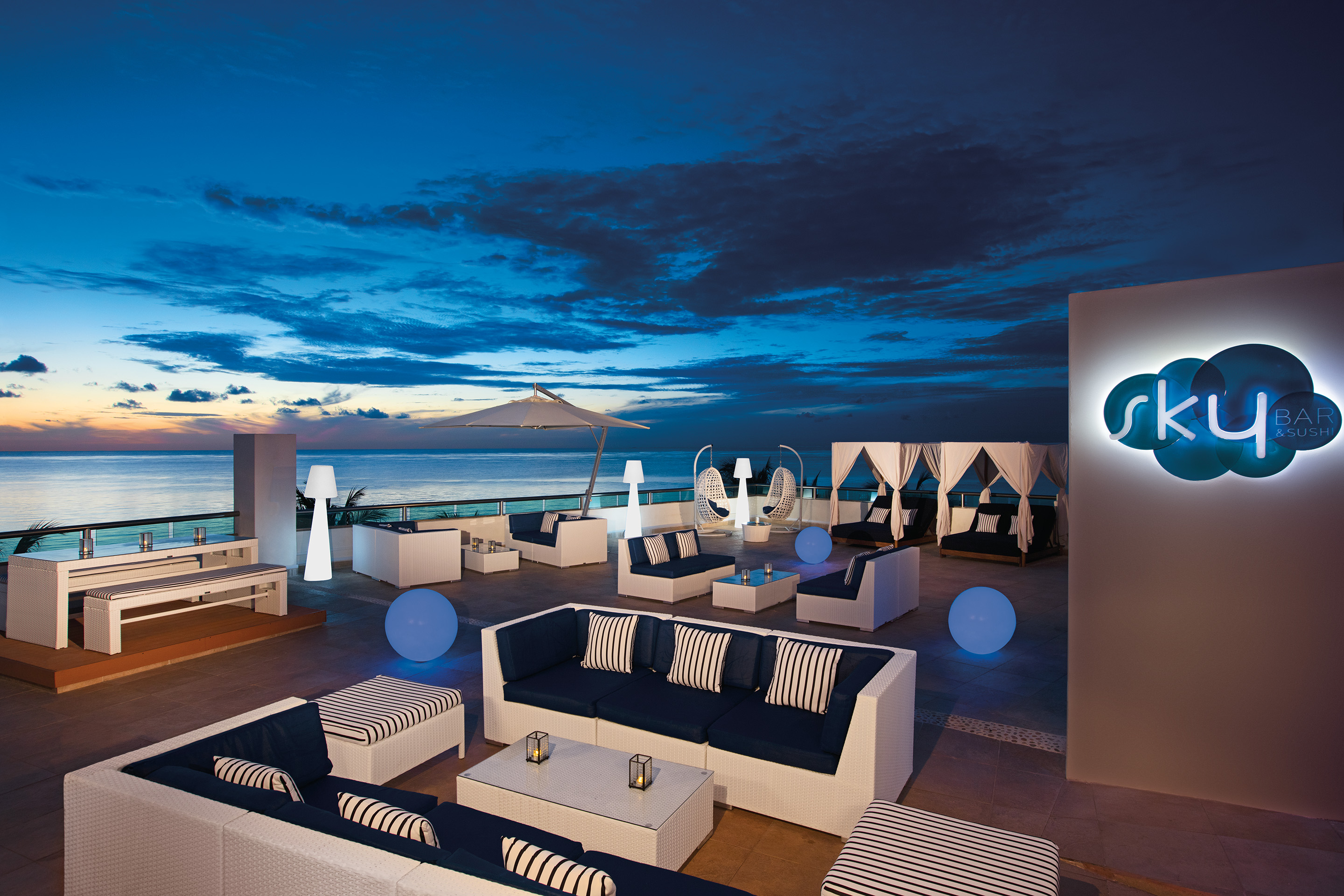 SEACZ_BAR_SkyBar_1A