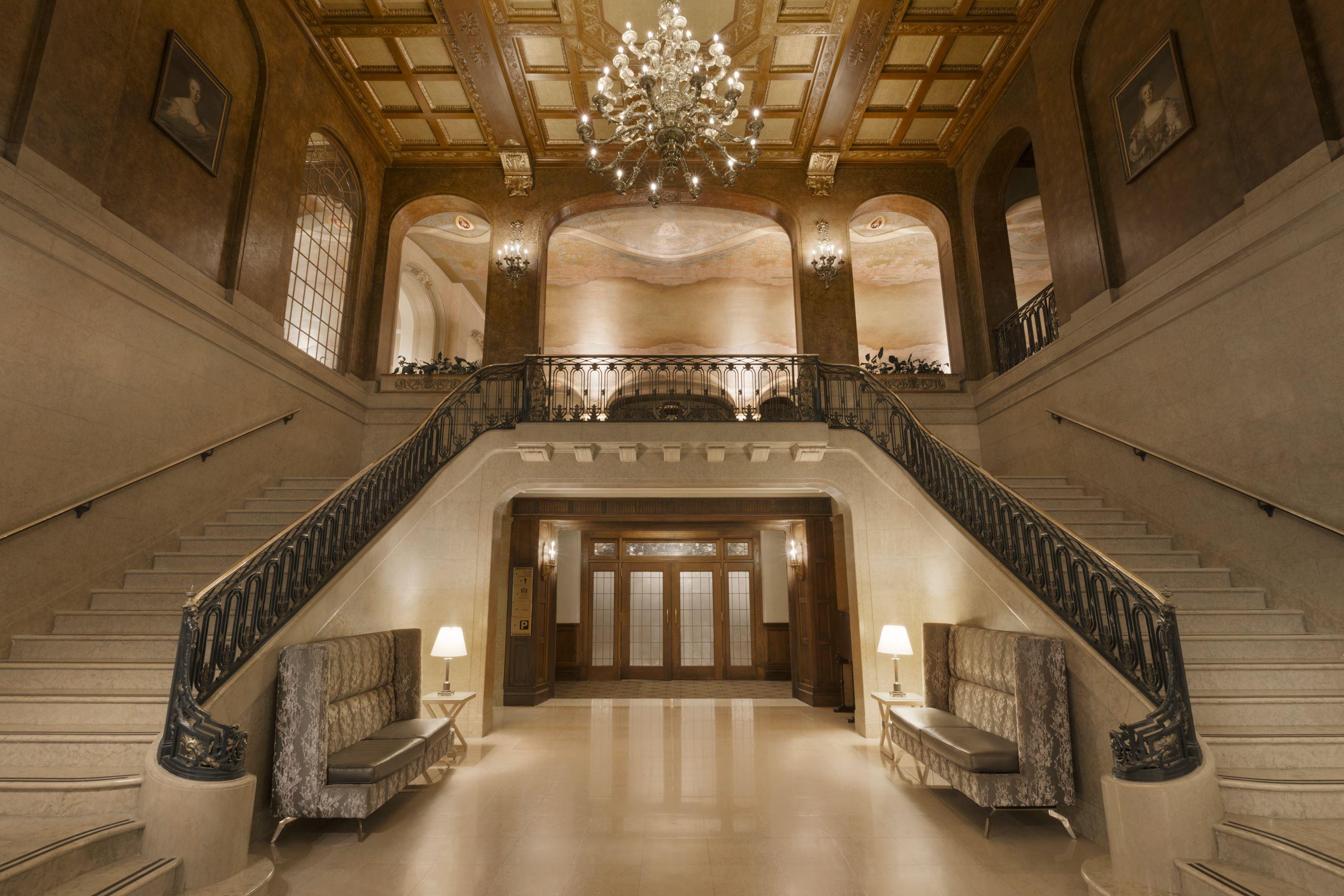 5. Fairmont Le Château Frontenac - Grand Staircase