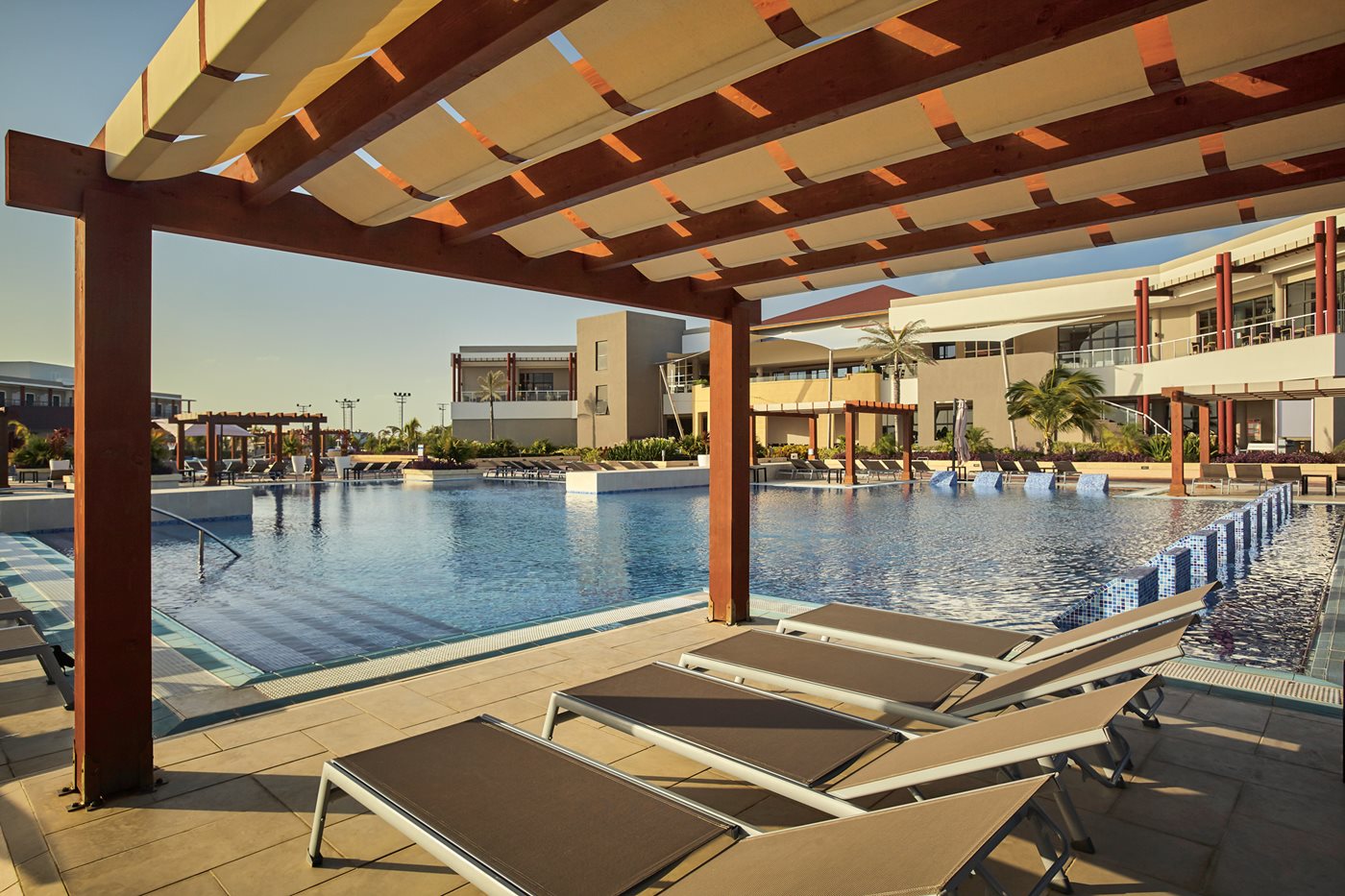 Pullman-Pool-002