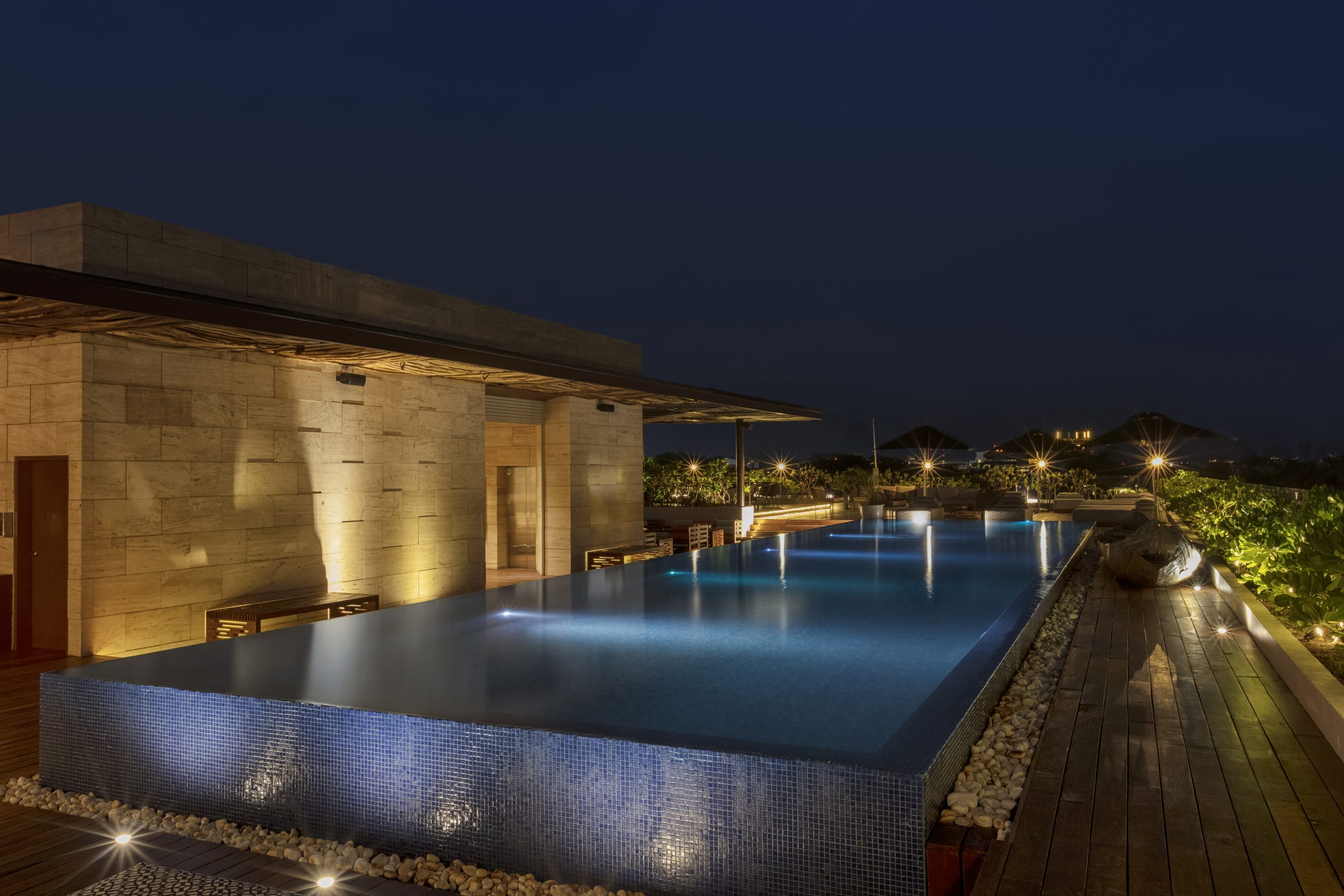 CZMPD_Rooftop_Pool_08