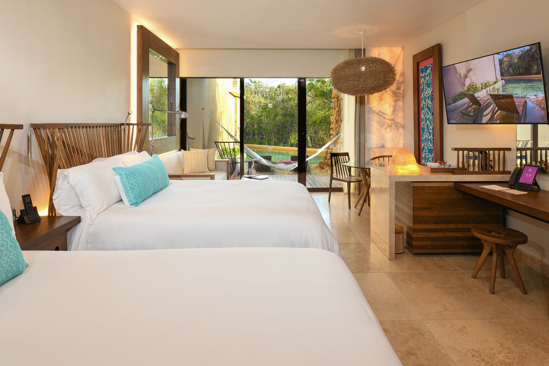 RIV-Hotel-Xcaret-Room-Swim-Up-Garden-004
