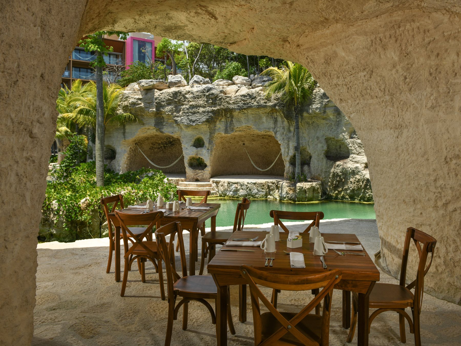 RIV-xcaret-mexico-las-cuevas-restaurant