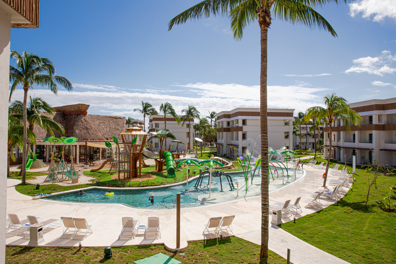 gbptul_mex_pool_waterpark_001_low