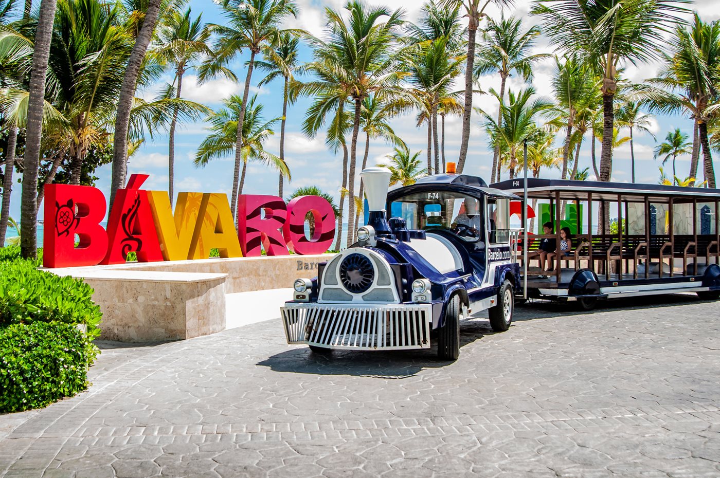 PUJ-Barcelo-Bavaro-Palace-Train-001