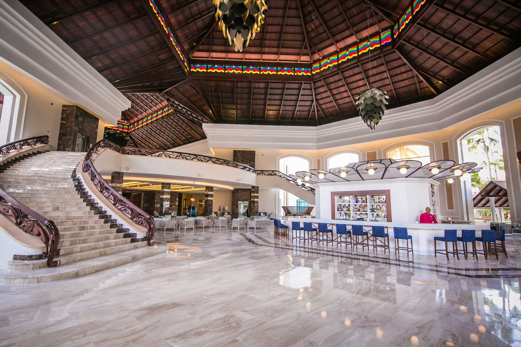 AnyConv.com__Majestic-Mirage-Lobby-001