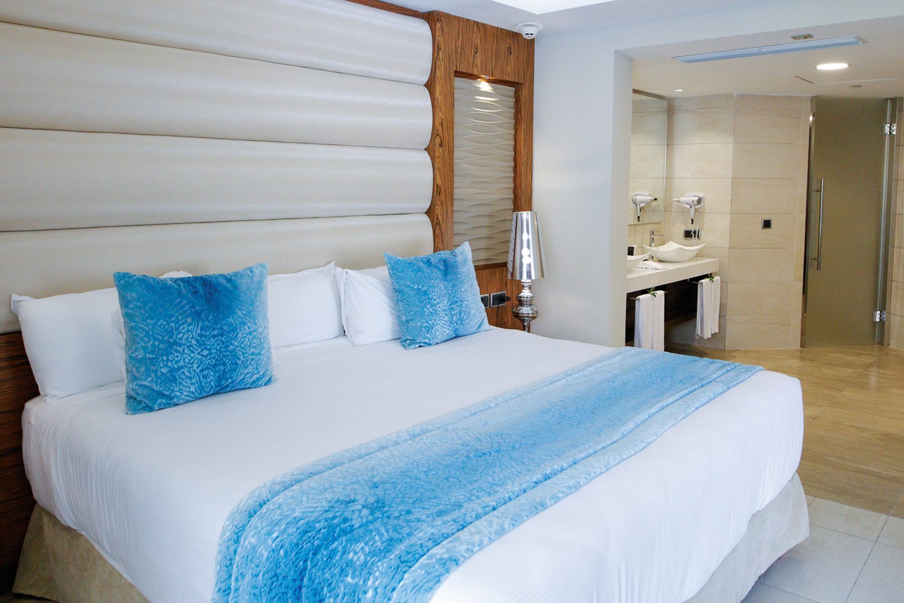 AnyConv.com__PUJ-Majestic-Mirage-Room-Family-Suite-001