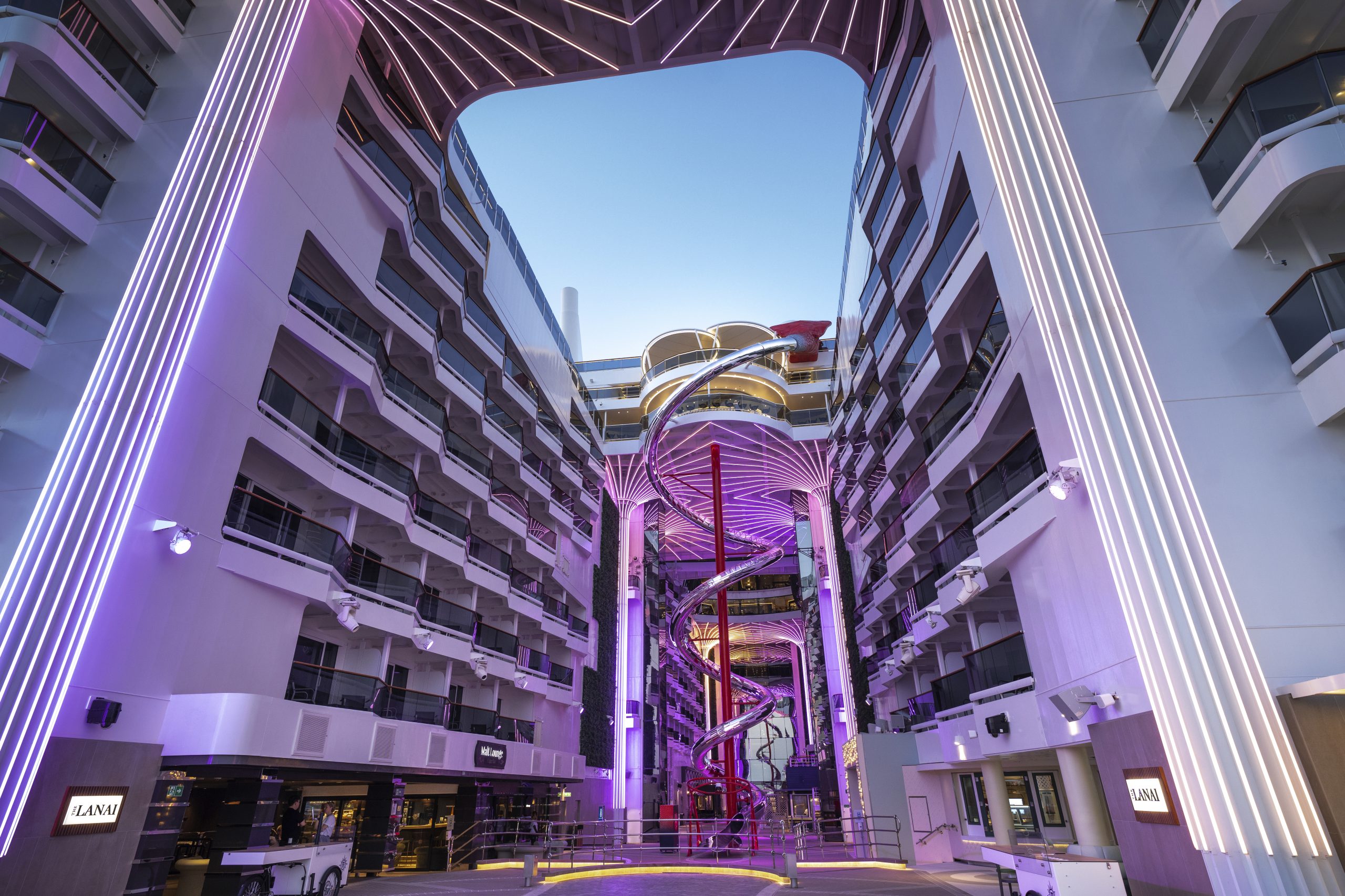 World-Promenade_7IL3131