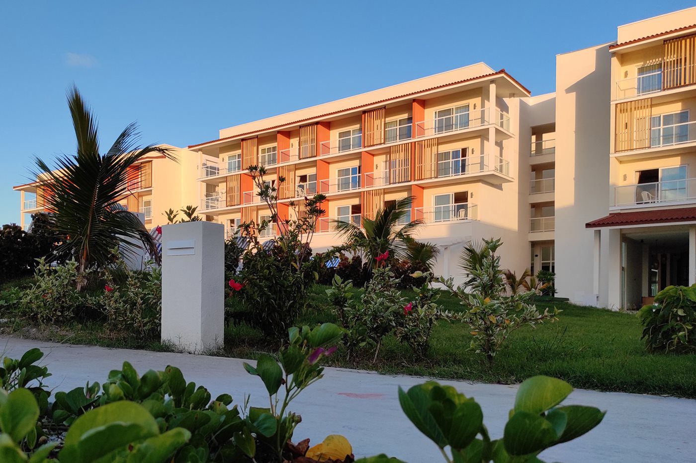 ccc-gr-aston-resort-01