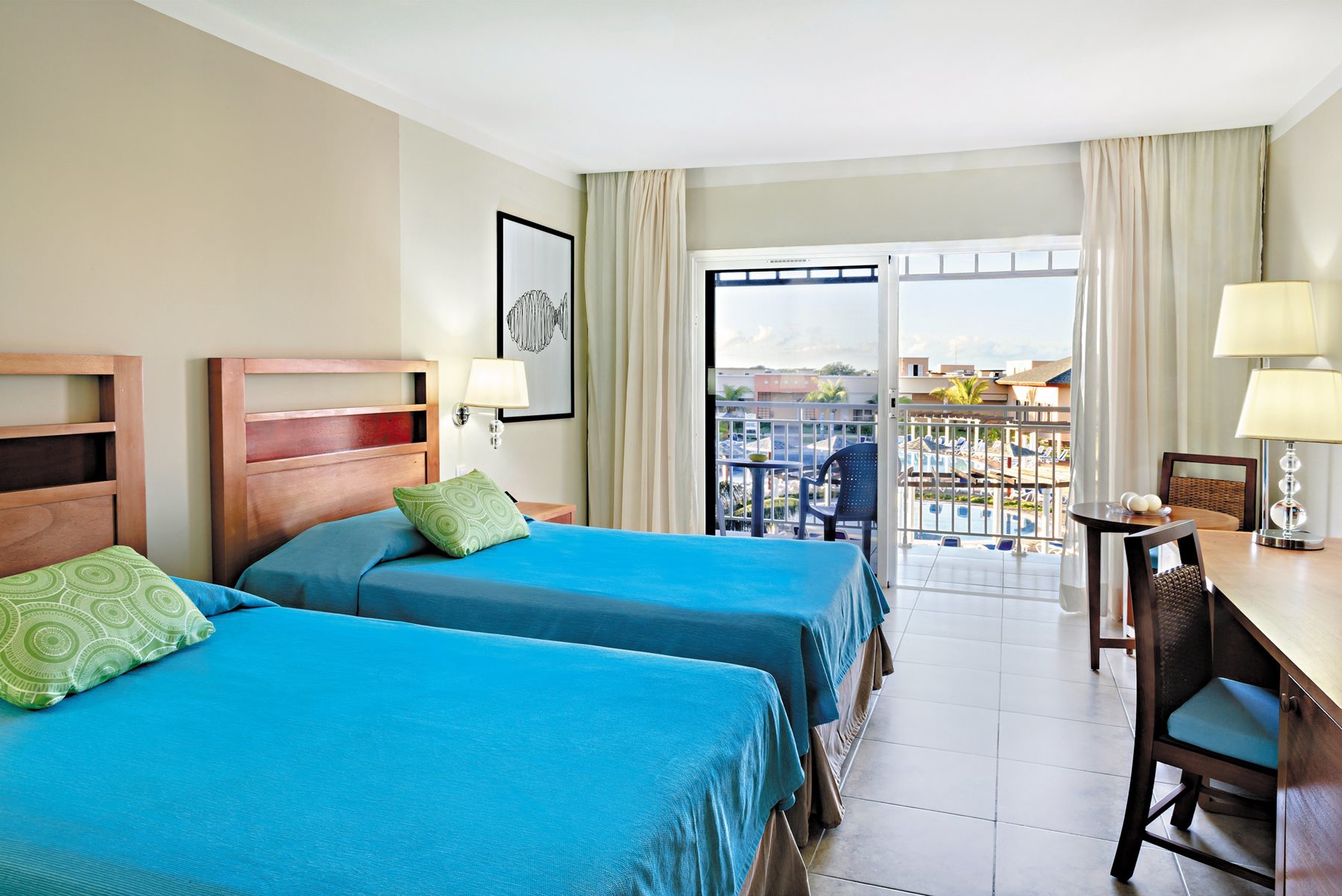 AnyConv.com__CCC-Hotel-Playa-Paraiso-Room-01