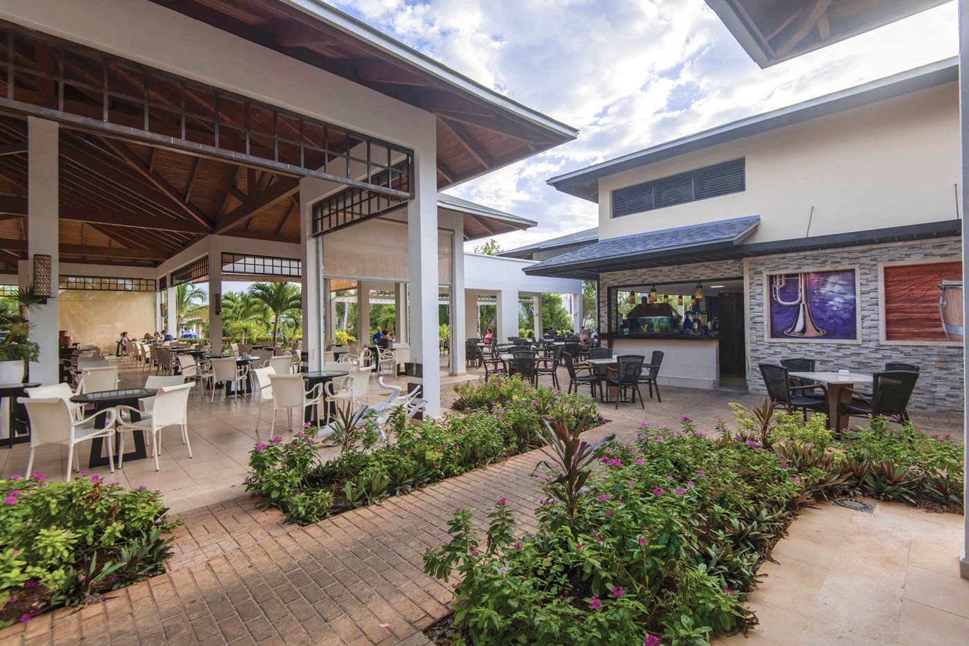 AnyConv.com__CCC-Hotel-Playa-Paraiso-Terrace-01