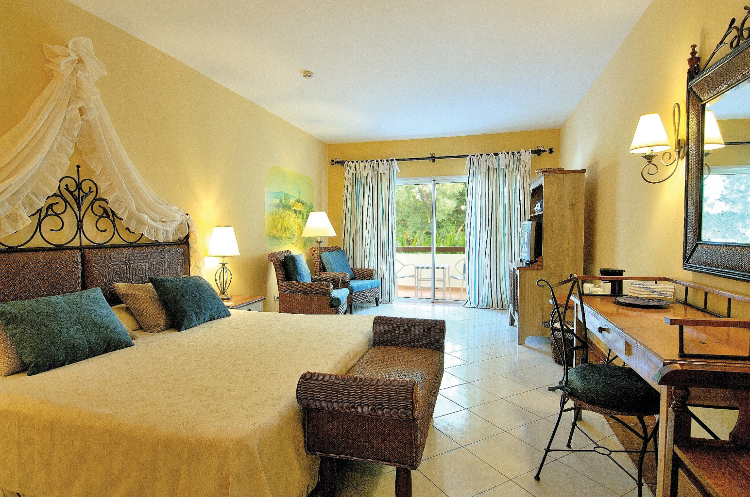 AnyConv.com__HOG_PlayaPesquero_Room_Std_001