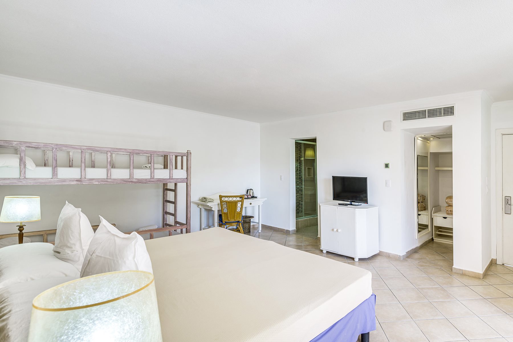 AnyConv.com__vra-melia-peninsula-room-family-room-01 (1)