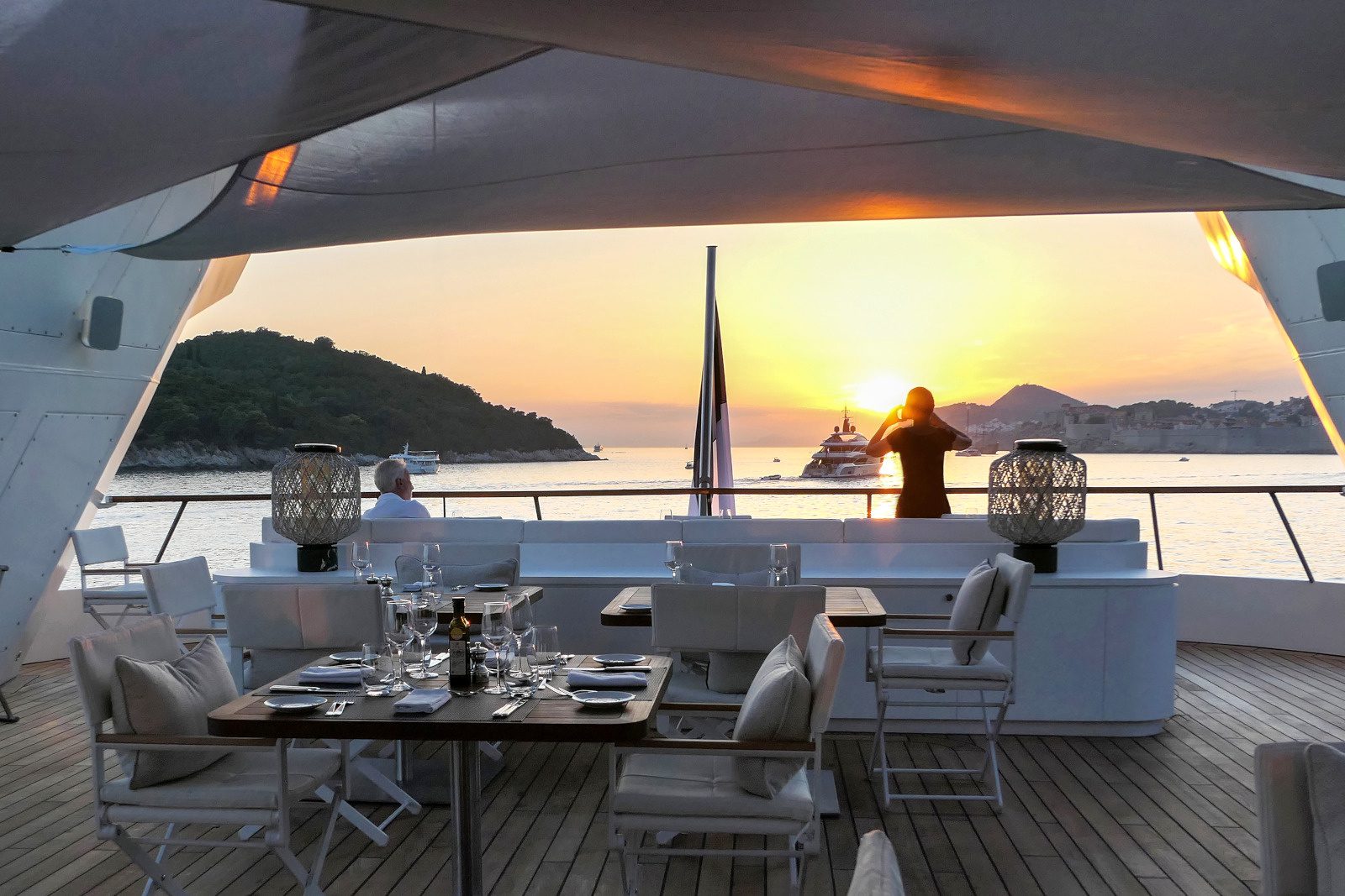 P1030384_Restaurant-Soir_Le-Ponant©PONANT-Tamar-Sarkissian+Clair