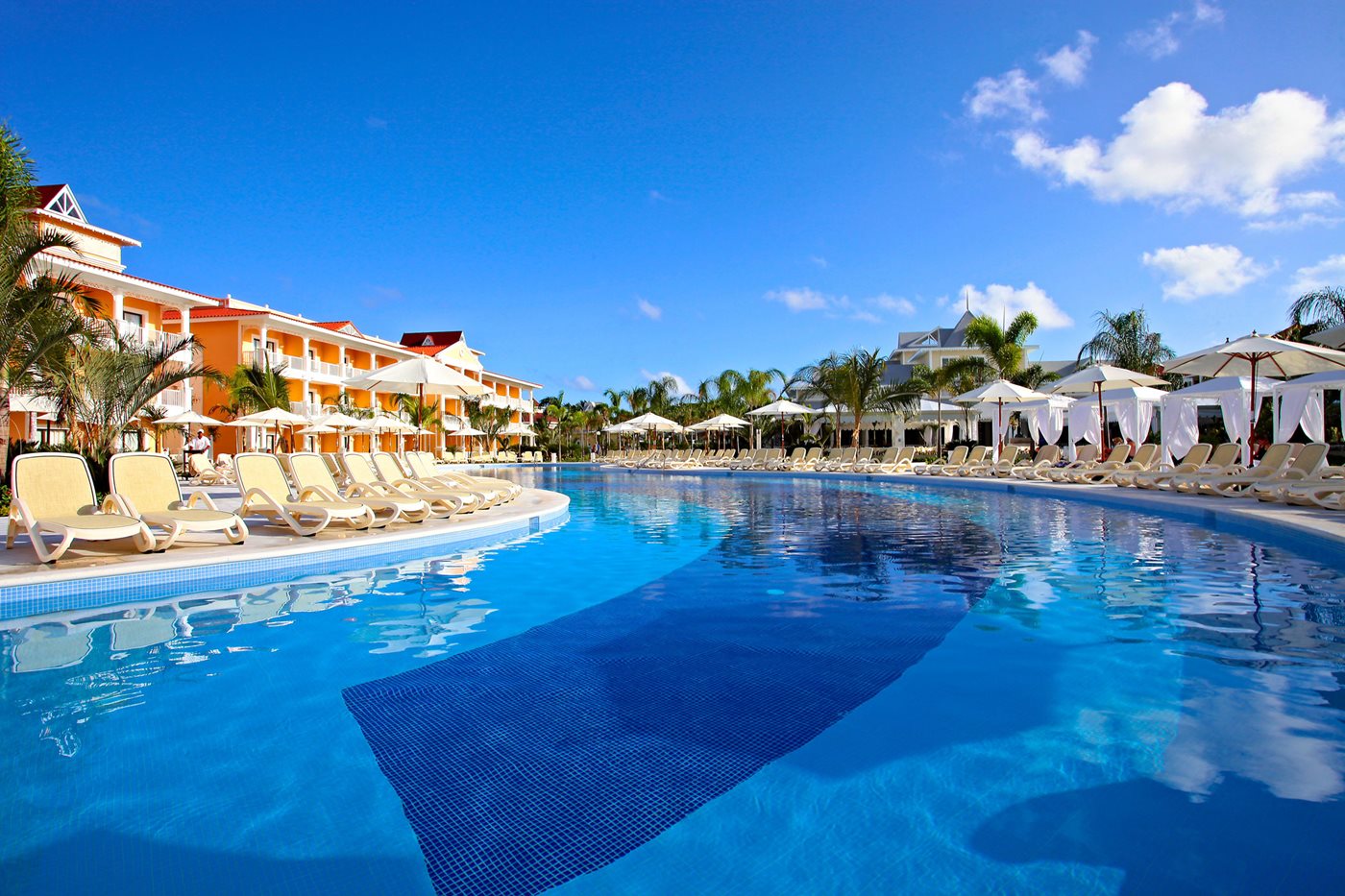 PUJ-Bahia-Principe-Grand-Aquamarine-Pool-002