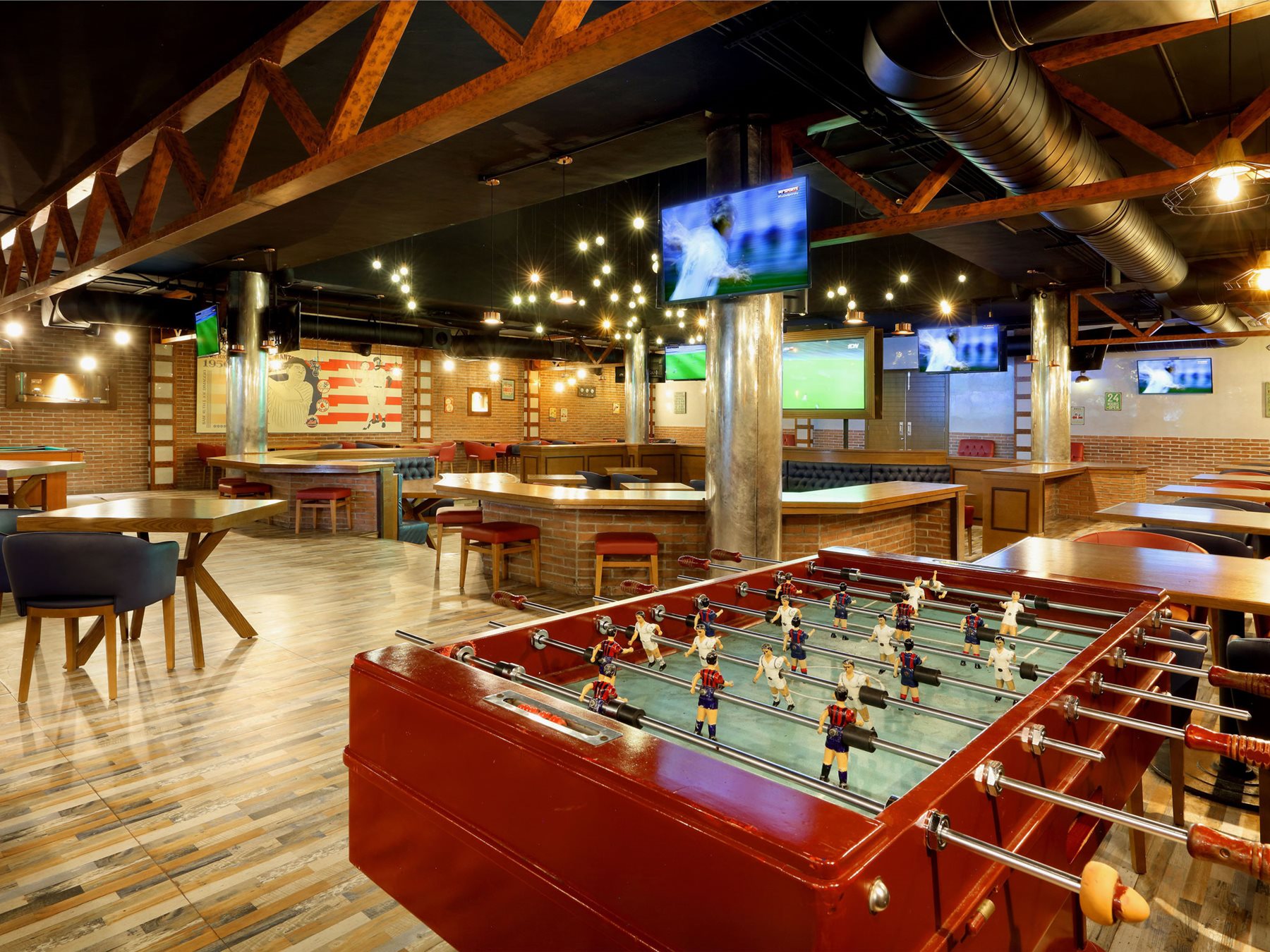 RIV-Grand-Palladium-Colonial-Bar-Sports-001