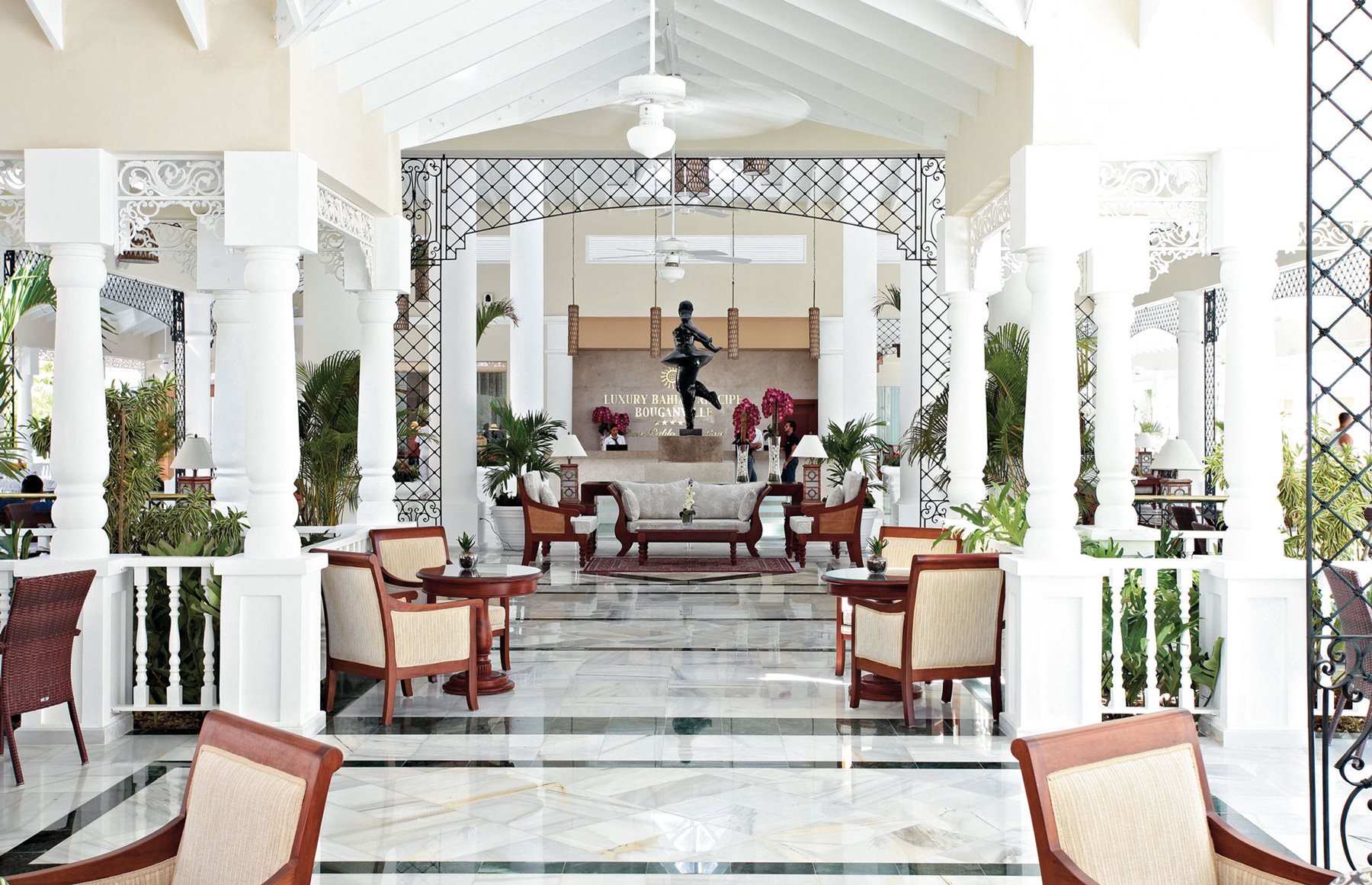 LRM-Luxury-Bahia-Principe-Bouganville-Lobby-003