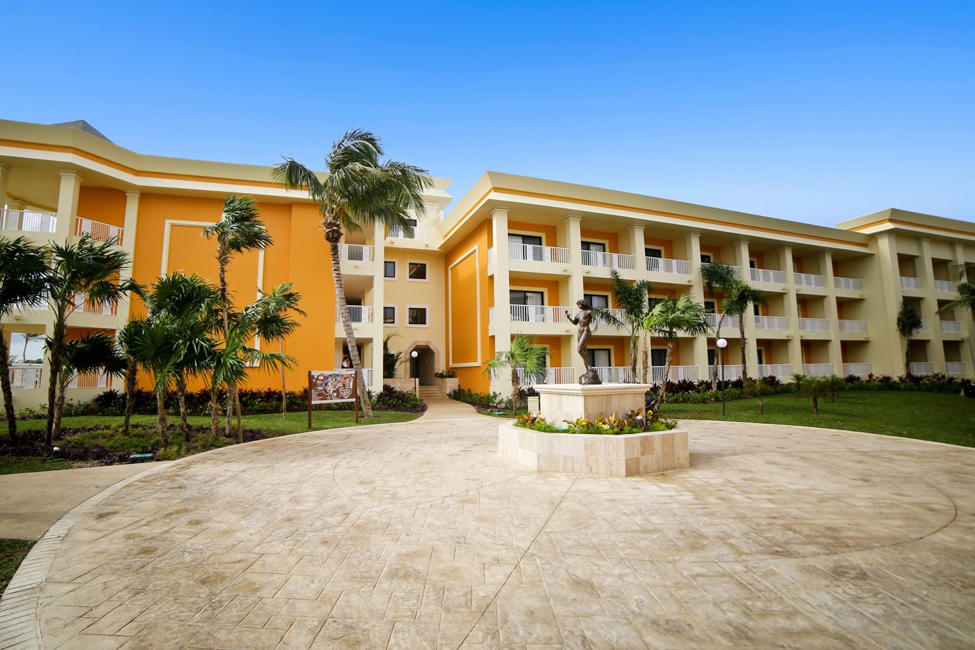 Luxury-Bahia-Principe-Akumal-Grounds-002