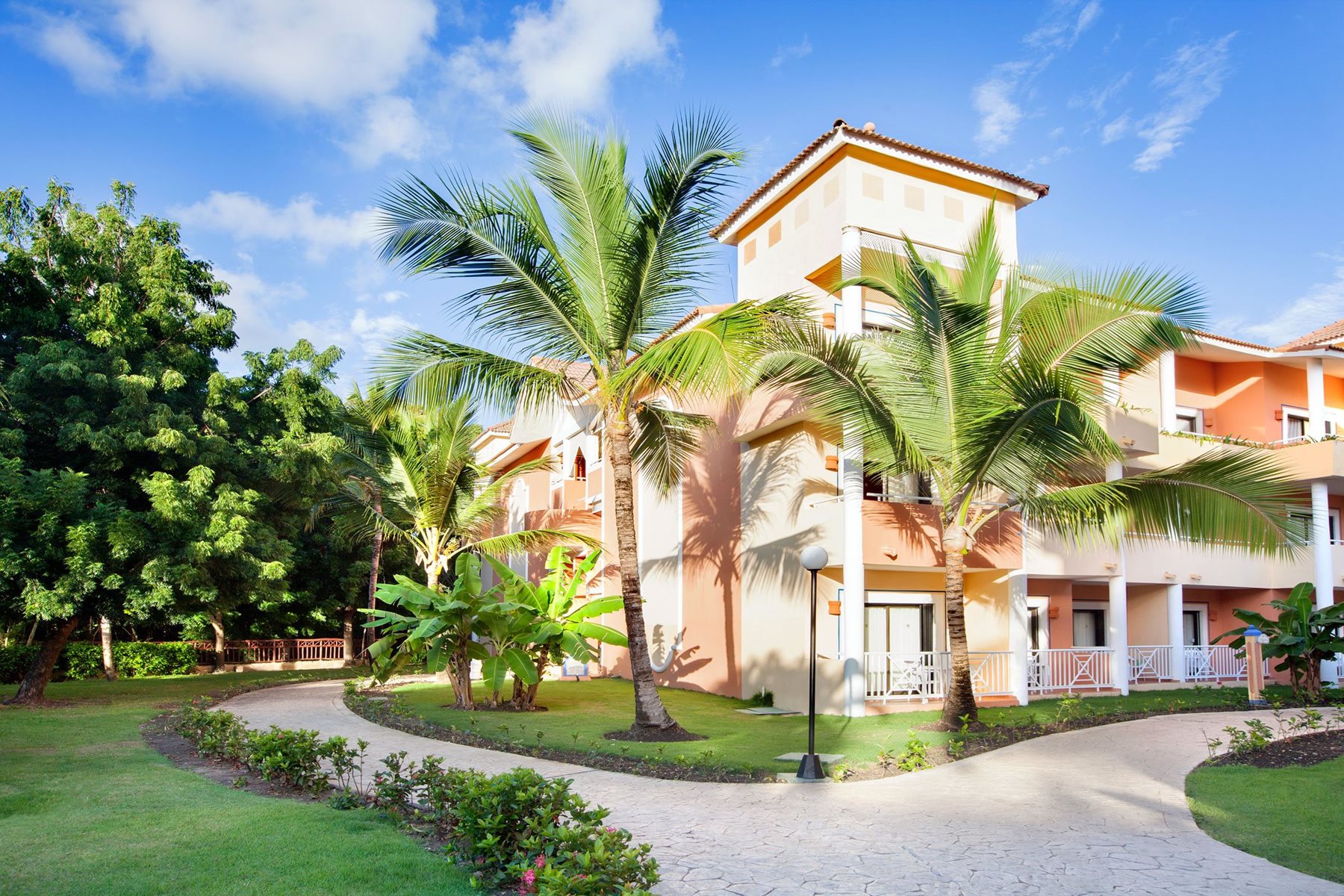 PUJ-Bahia-Principe-Grand-Punta-Cana-Grounds-001