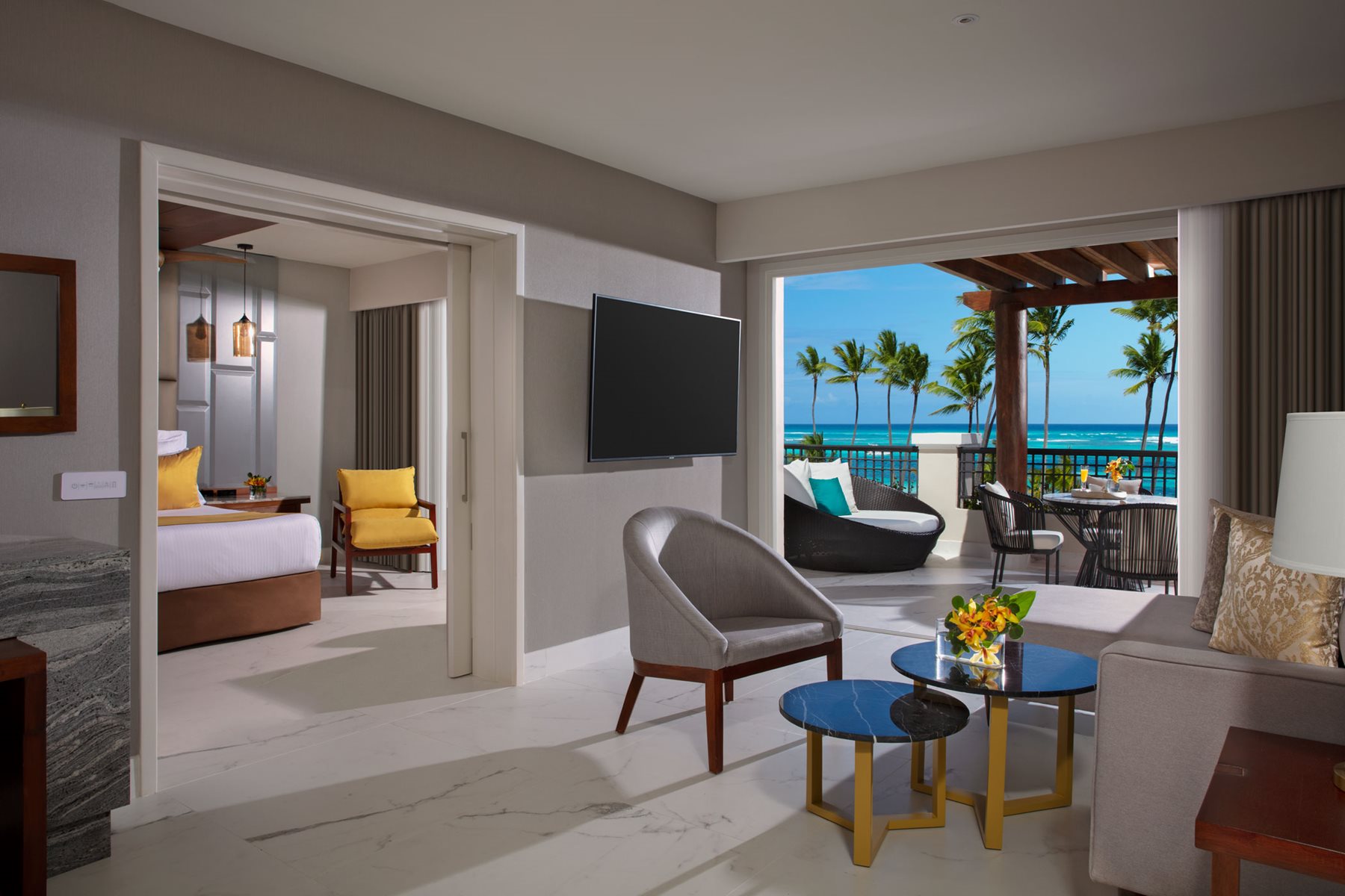 PUJ-Secrets-Royal-Beach-Room-Preferred-Club-Master-Suite-OF-002
