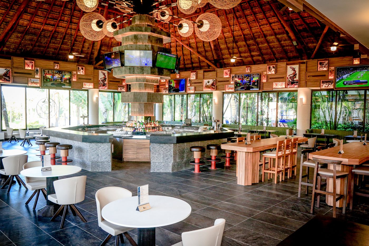 RIV-Bahia-Principe-Luxury-Akumal-Bar-Sports-001