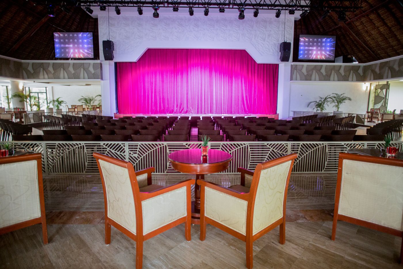 RIV-Bahia-Principe-Luxury-Akumal-Theatre-001