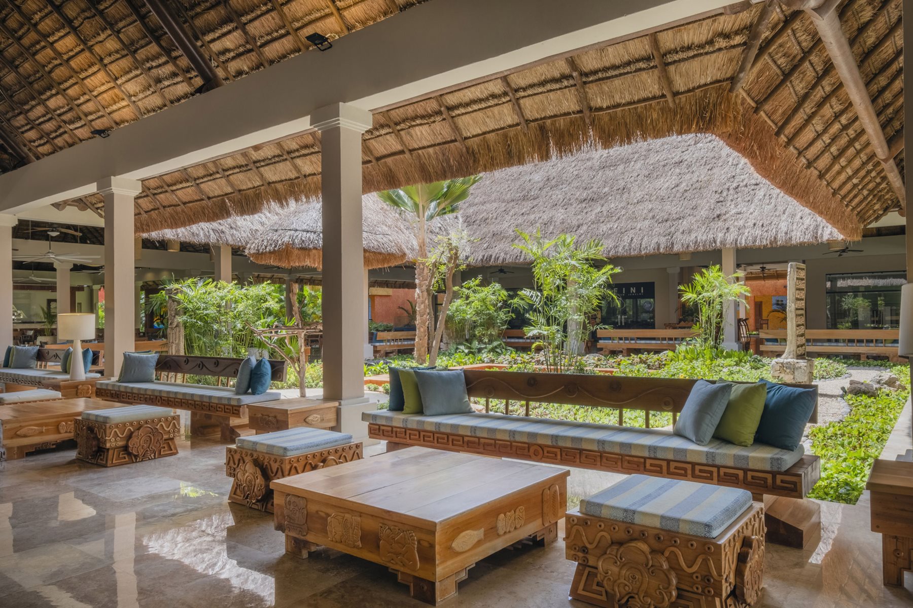 riv-ibstr-quetzal-lobby-02
